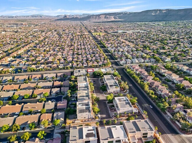 5096 Thunder River Cir in Las Vegas, NV - Building Photo - Building Photo