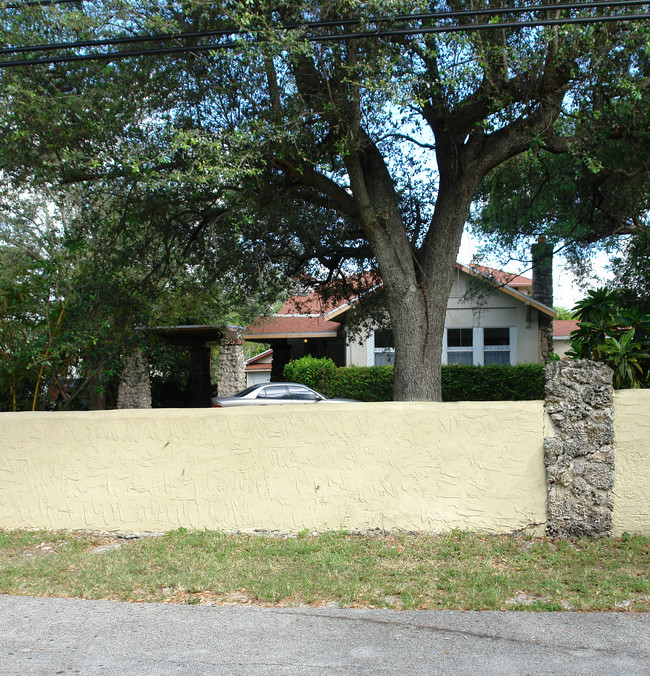 755 NE 83rd Ter in Miami, FL - Building Photo - Building Photo