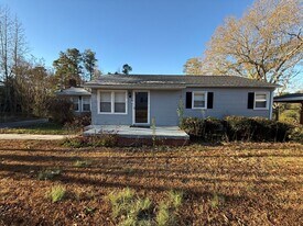 515 Burlington St in Wadesboro, NC - Building Photo