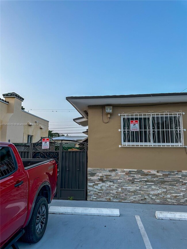 820 SW 17th Ave-Unit -REAR in Miami, FL - Building Photo - Building Photo