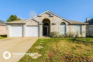7701 Amsterdam Ln in Arlington, TX - Building Photo