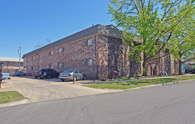 2535-2539 E 10th St in Tulsa, OK - Foto de edificio - Building Photo