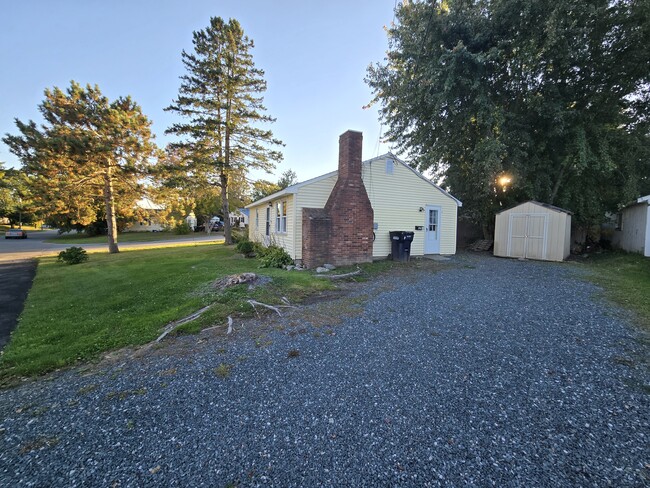 196 Falvey St in Bangor, ME - Foto de edificio - Building Photo