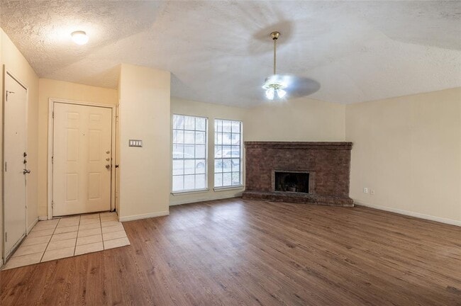 10021 Emerald Creek Dr in Houston, TX - Building Photo - Building Photo