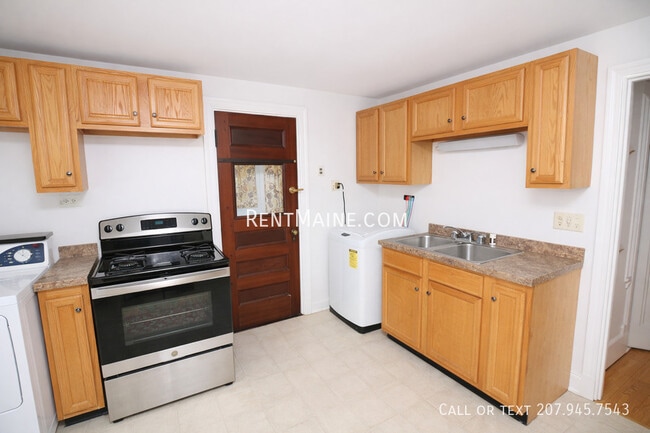 17 Margin St in Orono, ME - Building Photo - Building Photo