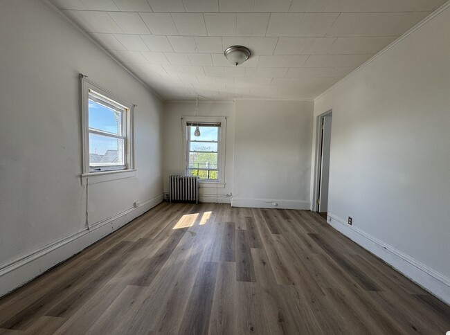 141 Lembeck Ave, Unit 3 in Jersey City, NJ - Building Photo - Building Photo