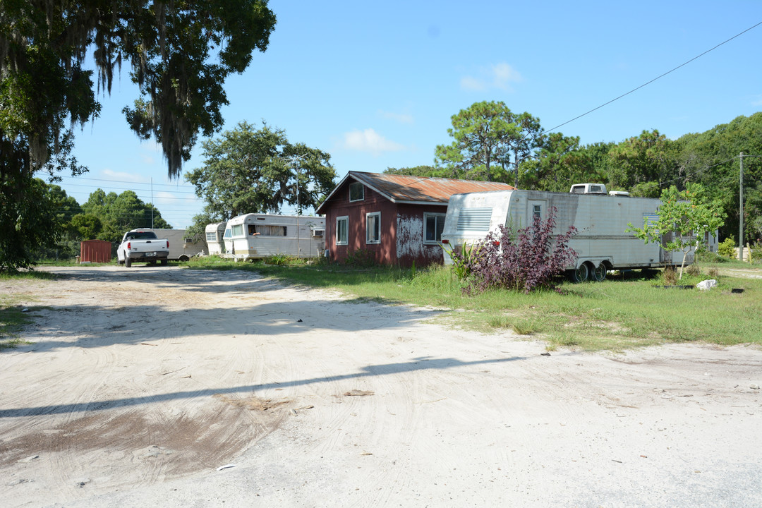 8536 Padget St in Hudson, FL - Foto de edificio