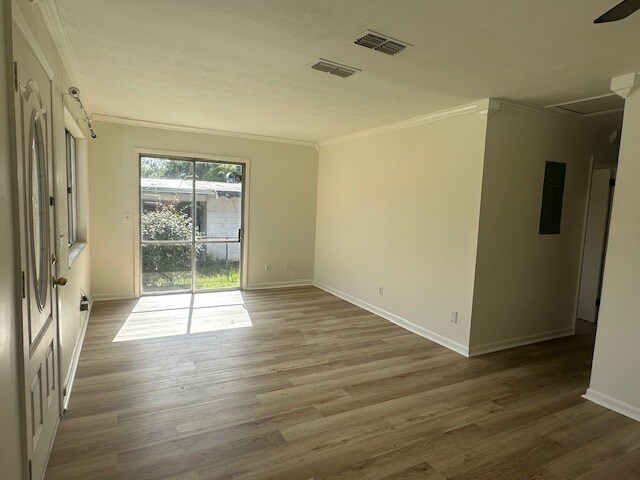 5932 Floradale Dr in Jacksonville, FL - Building Photo - Building Photo