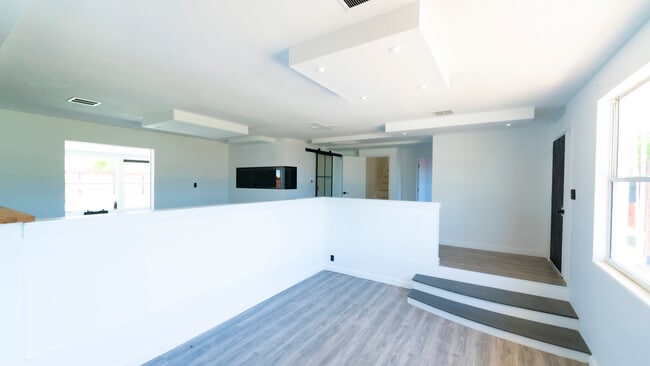 321 Cornell Dr in Daytona Beach, FL - Building Photo - Building Photo