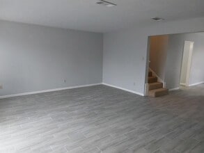 1846 Hollister St in Houston, TX - Building Photo - Building Photo