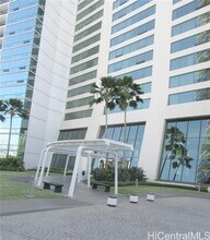 88 Piikoi St in Honolulu, HI - Foto de edificio - Building Photo