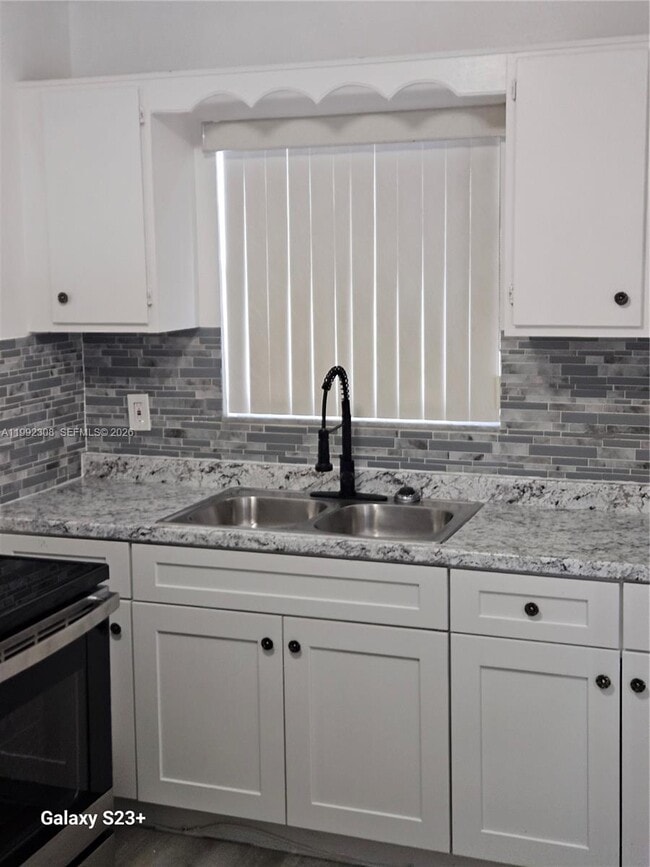 2040 Grant Ave in Opa Locka, FL - Building Photo - Building Photo