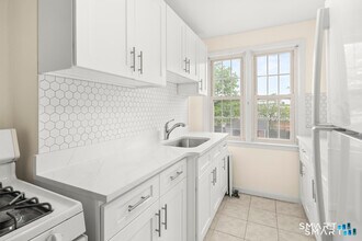 2475 Summer St in Stamford, CT - Building Photo - Building Photo