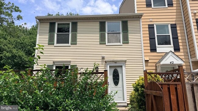 property at 40 Whitechurch Ct