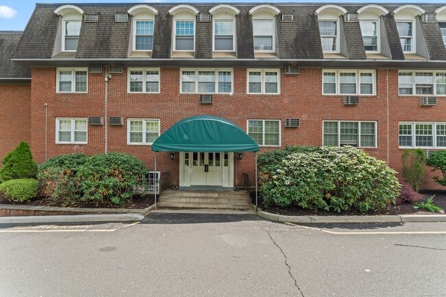 34A Padanaram Ave in Danbury, CT - Building Photo - Building Photo