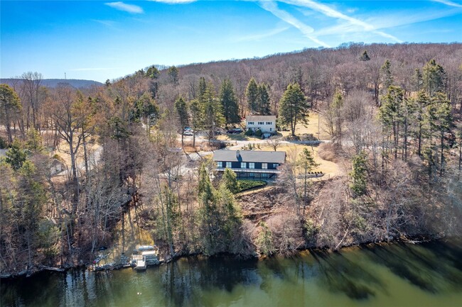 1050 NY-292 in Holmes, NY - Building Photo - Building Photo