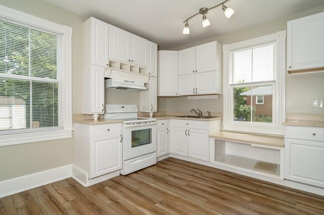 632 E Market St in Harrisonburg, VA - Building Photo - Building Photo