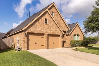 2735 Rosepoint Ct in Fresno, TX - Building Photo - Building Photo