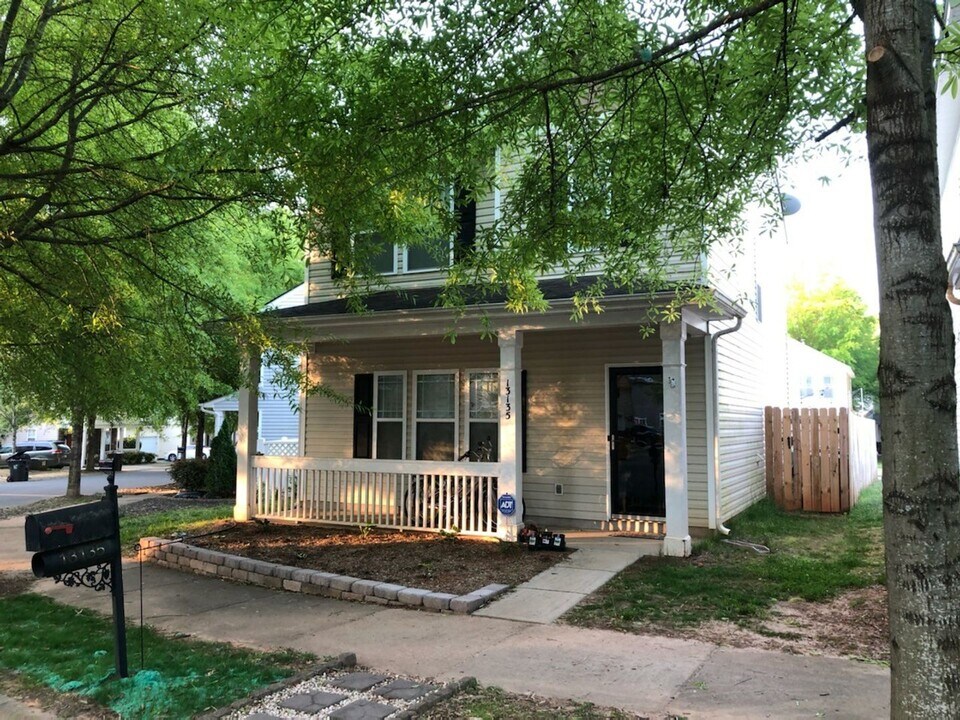 13135 Windy Lea Ln in Huntersville, NC - Building Photo