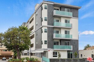 11668 Darlington Ave in Los Angeles, CA - Building Photo