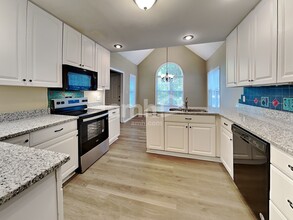 1604 Middle Ridge Dr in Willow Spring, NC - Foto de edificio - Building Photo