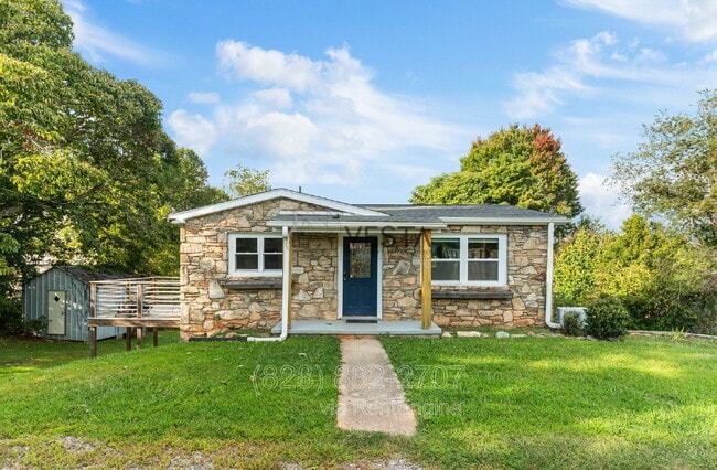 70 Smith Graveyard Rd in Asheville, NC - Building Photo - Building Photo