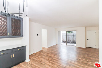 2602 Carnegie Ln in Redondo Beach, CA - Building Photo - Building Photo