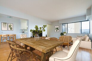 2350 W 1st Ave in Vancouver, BC - Building Photo