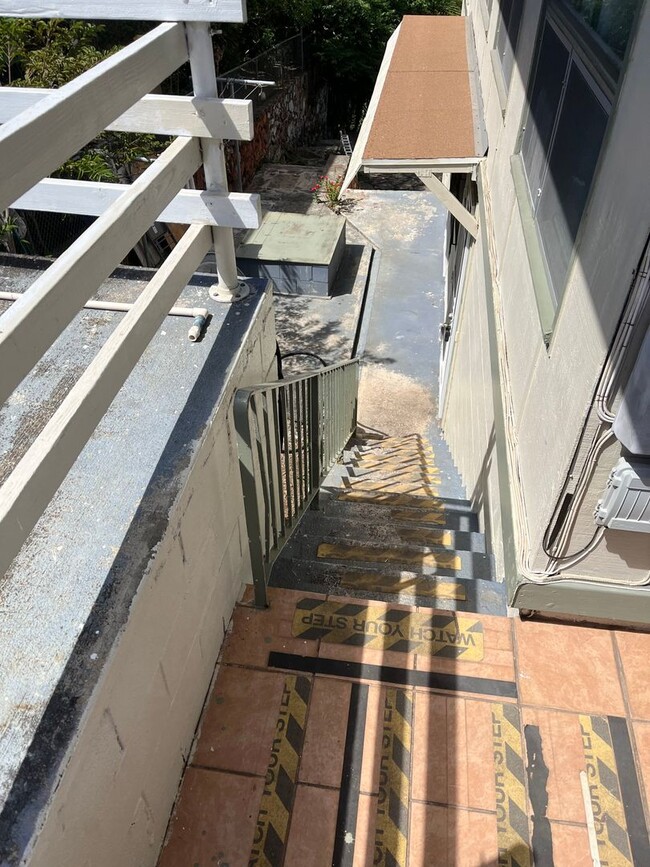 1732 Gulick Ave in Honolulu, HI - Building Photo - Building Photo