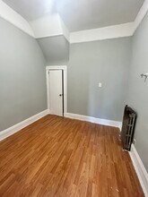 44 Clerk St, Unit 1 in Jersey City, NJ - Foto de edificio - Building Photo