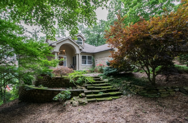 108 Jenny Lind Dr in Hendersonville, NC - Building Photo - Building Photo