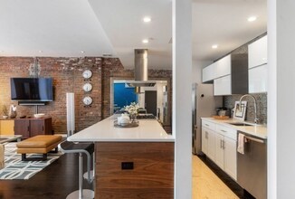 136 Arlington St, Unit 3 in Boston, MA - Building Photo - Building Photo