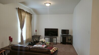 8037 Crimea Ln in Fort Worth, TX - Building Photo - Building Photo