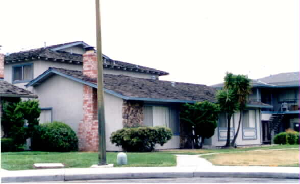 4921 Canto Dr in San Jose, CA - Foto de edificio - Building Photo