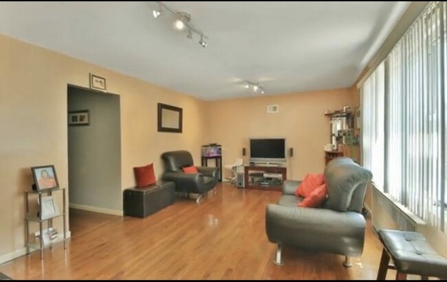 8509 Liberty Ave, Unit 2 in North Bergen, NJ - Building Photo - Building Photo