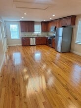 435 Walnut St in Saugus, MA - Foto de edificio - Building Photo