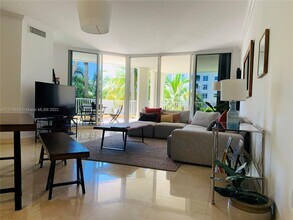 705 Crandon Blvd-Unit -206 in Key Biscayne, FL - Building Photo - Building Photo