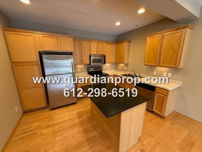 2408 121st Cir NE in Blaine, MN - Building Photo - Building Photo