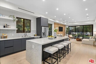 2016 Stanley Hills Dr in Los Angeles, CA - Building Photo - Building Photo