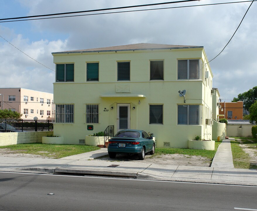 855 SW 7th St in Miami, FL - Building Photo