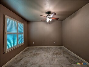 551 Terminal Loop Rd in McQueeney, TX - Building Photo - Building Photo