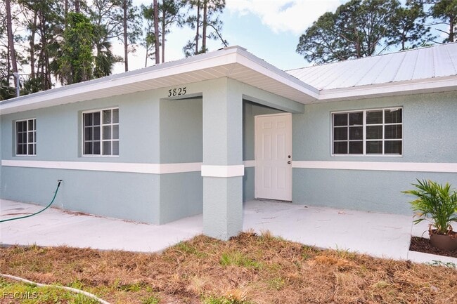 property at 3825 Hollycrest St