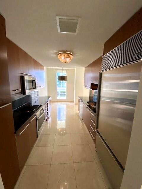 901 Brickell Key Blvd, Unit 805 in Miami, FL - Building Photo - Building Photo