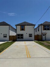 8220 Bigwood St in Houston, TX - Building Photo - Building Photo