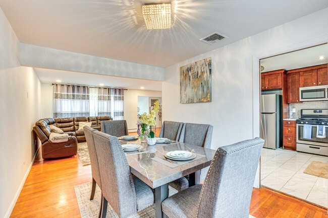 2851 Debra Way in Union, NJ - Building Photo - Building Photo