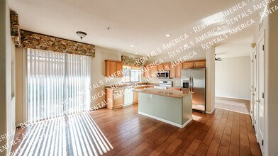 13601 W Cypress St in Goodyear, AZ - Building Photo - Building Photo