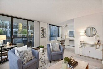 2201 3rd Ave in Seattle, WA - Building Photo - Building Photo