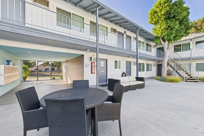 Aqua South in Mission Hills, CA - Building Photo - Building Photo