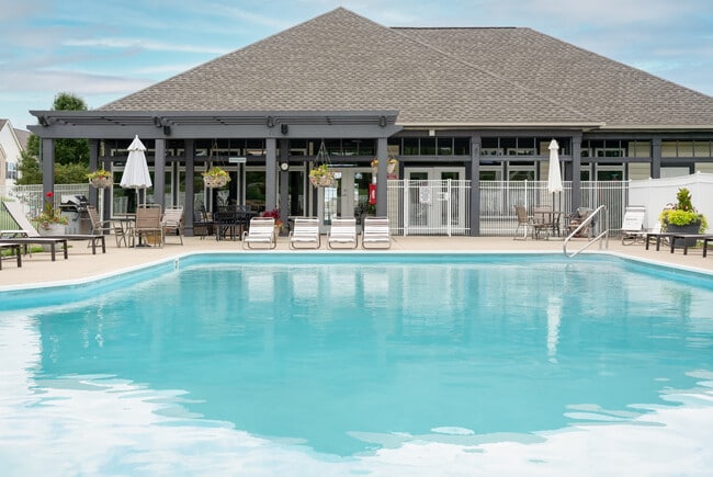 Catalina Club Apartments