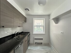 6715 N California Ave in Chicago, IL - Building Photo - Building Photo